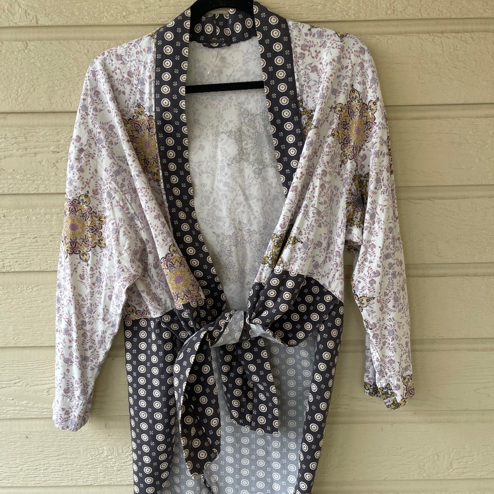 Free People Patterned forget me knot tie front kimono ivory size cs